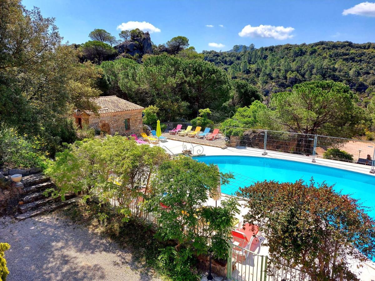 Hôtel Les Hauts de Mourèze Exterior foto